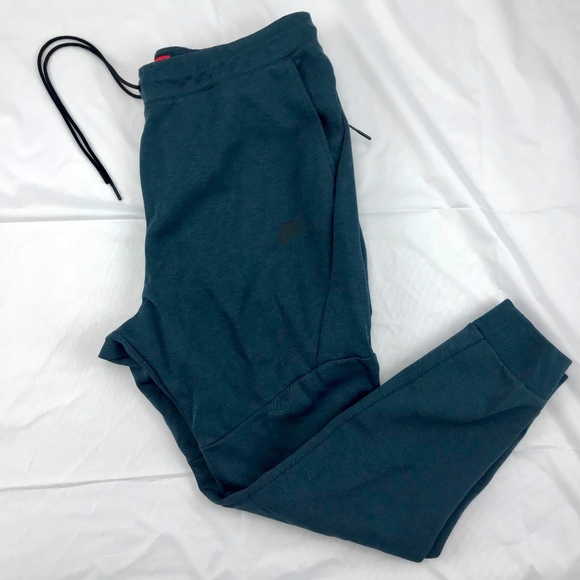 green nike sweatpants
